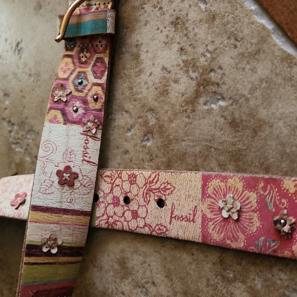 Fossil Floral Patterned Leather Belt - Picture 11 of 11